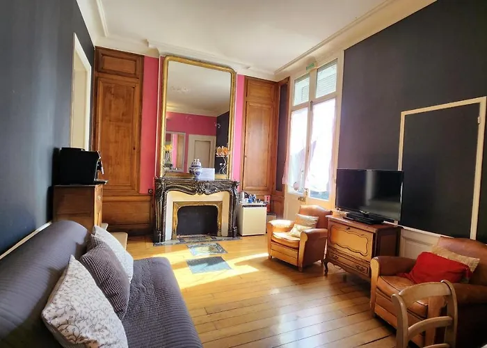 Les Caudalies Apartment *